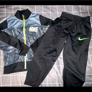 Nike - infant sweat suit